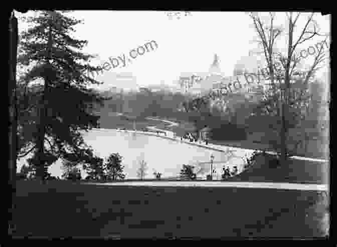 A Black And White Photograph Of Lincoln Park In The Early 1900s, Showing A Tranquil Lakeside Scene With Horse Drawn Carriages And Pedestrians. Lincoln Park Chicago (Images Of America)