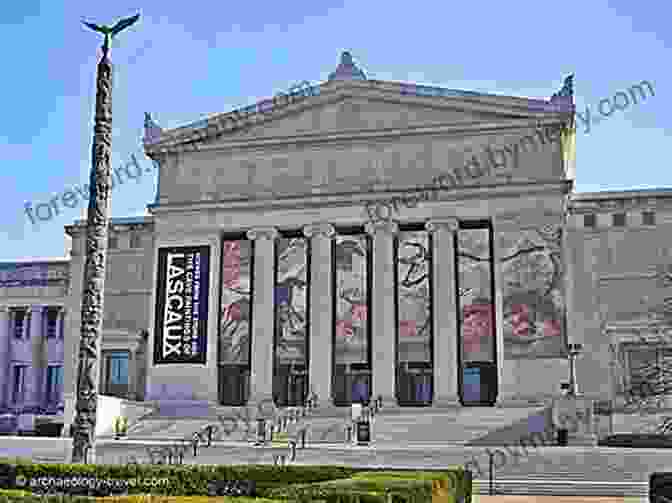 A Breathtaking Image Of The Chicago History Museum's Grand Neoclassical Facade, Adorned With Intricate Carvings And Imposing Columns, Against A Clear Blue Sky. Lincoln Park Chicago (Images Of America)