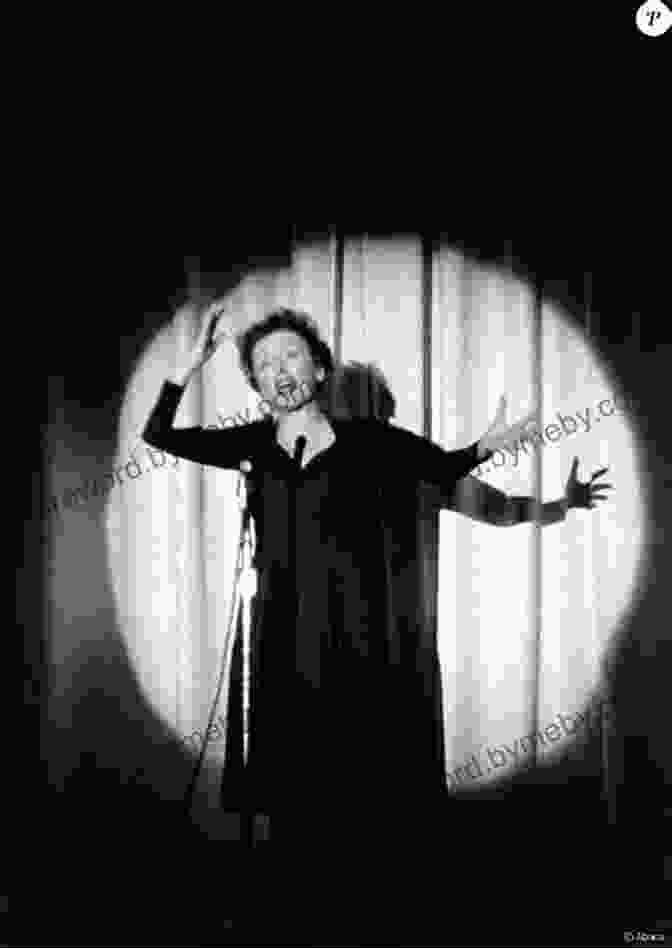 Edith Piaf Performing On Stage History Of Pioneers Of La Chanson Francaise And French Music From 1880 To 1980 100 Years Of French Music And Entertainment (History Music Acts Songwriters Entertainers Biggest Stars 1)